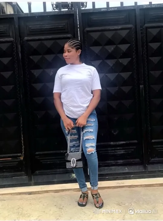 Young Woman Enters Lamborghini at Black Gate – AI Generated Video | Hailuo AI