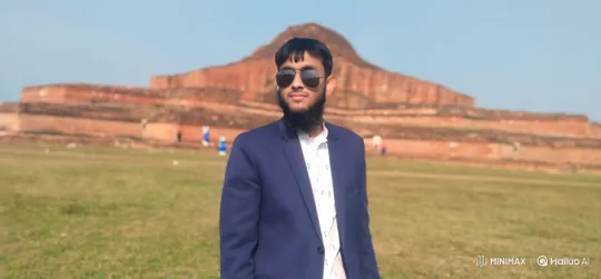 Romantic Encounter in a Golden Hour Park – AI Generated Video | Hailuo AI