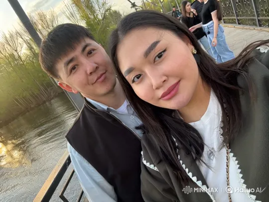 Family Reunion Captured on Smartphone Video – AI Generated Video | Hailuo AI