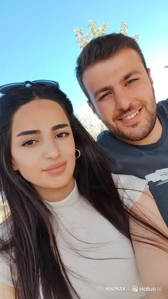 Family Embrace: Intimate Summer Evening Moment – AI Generated Video | Hailuo AI