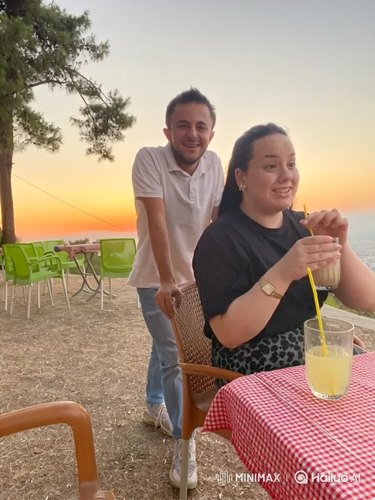 Outdoor Cafe Sunset: Surprise Marriage Proposal – AI Generated Video | Hailuo AI
