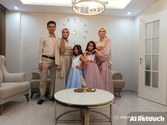 Family Celebration Dance in Modern Living Room – AI Generated Video | Hailuo AI