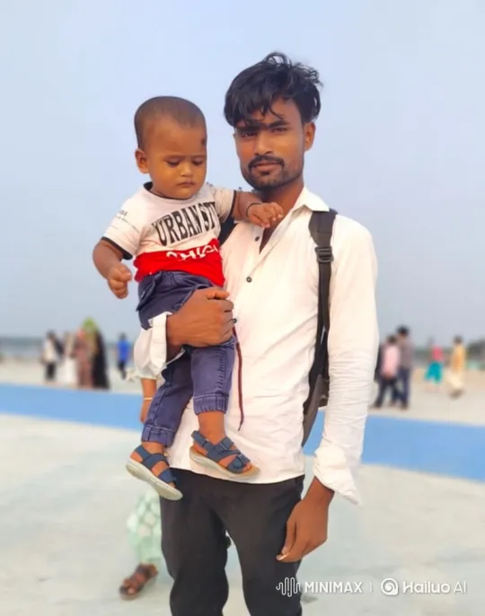 Father and Child Moment on Promenade Beach – AI Generated Video | Hailuo AI