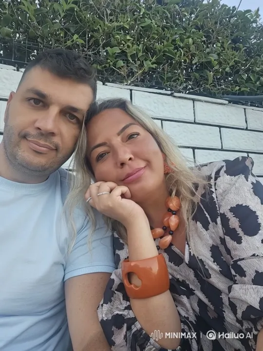 Family Reunion: Parents Greet Daughter with Joyful Embrace – AI Generated Video | Hailuo AI