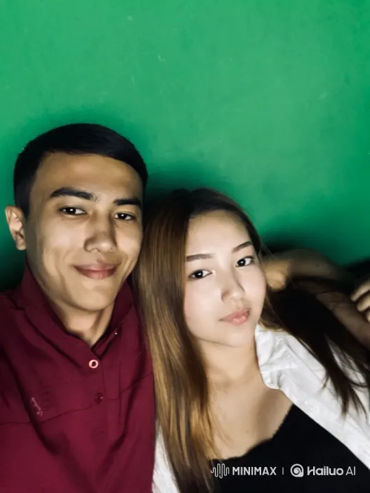 Family Embrace Captures Joyful Summer Evening – AI Generated Video | Hailuo AI