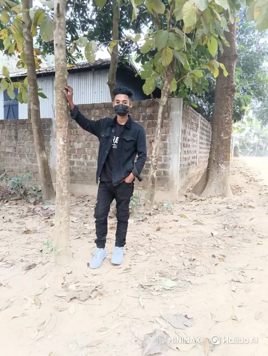 Young Couple's Silent Connection in Evening Park – AI Generated Video | Hailuo AI