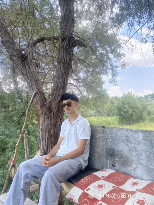 Young Man Detained by Police on Summer Day – AI Generated Video | Hailuo AI