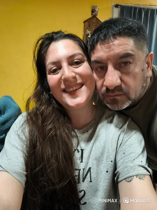 Family Embrace: Joyful Moments Captured – AI Generated Video | Hailuo AI