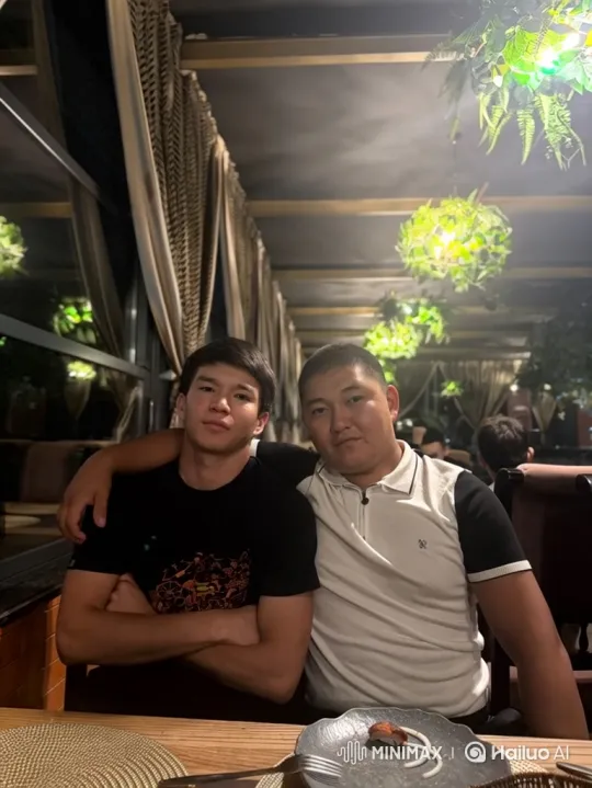 Warm Winter Family Reunion Captured on Phone – AI Generated Video | Hailuo AI