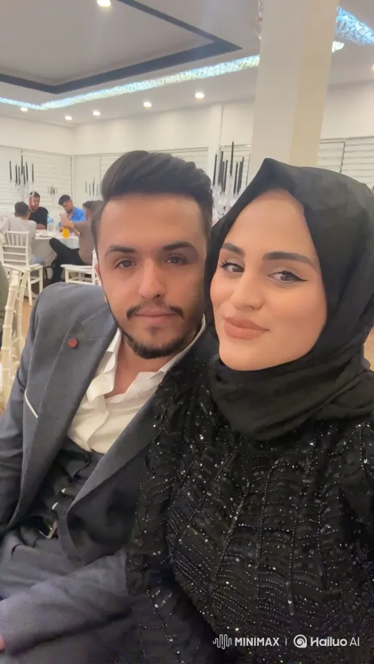 Family Embrace Captures Intimate Summer Evening – AI Generated Video | Hailuo AI