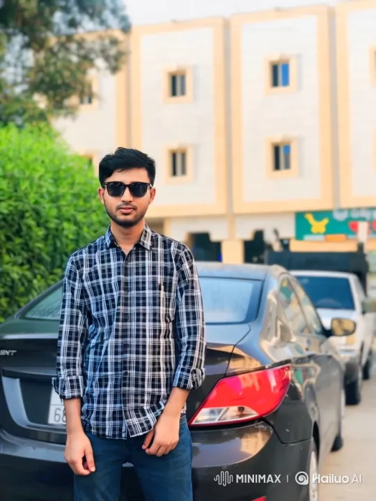 Young Couple Shares Intimate Moment in Golden Hour Cityscape – AI Generated Video | Hailuo AI