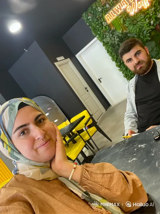 Family Embraces in Intimate Summer Night Scene – AI Generated Video | Hailuo AI