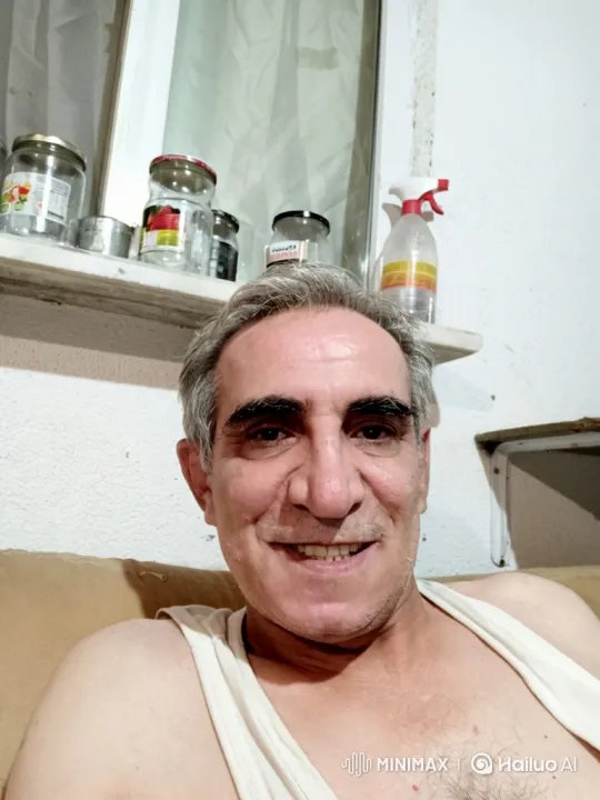 Happy Family Embraces on Couch – AI Generated Video | Hailuo AI