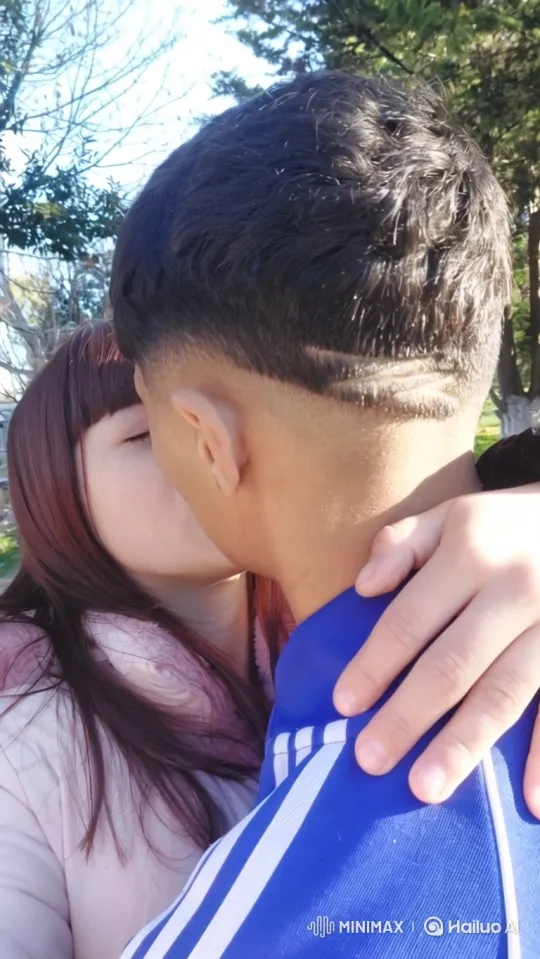 Family Affection: Couple and Kids Share a Loving Embrace – AI Generated Video | Hailuo AI