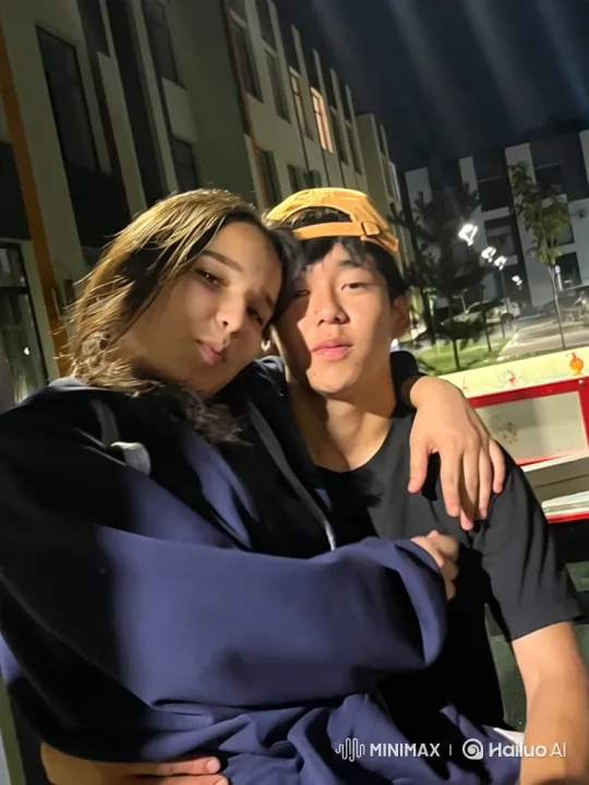 Young Family's Warm Summer Night Embrace – AI Generated Video | Hailuo AI