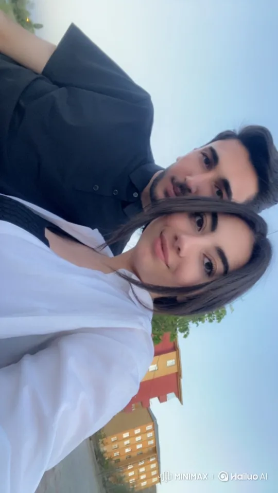 Family Embrace Captured on a Summer Evening – AI Generated Video | Hailuo AI