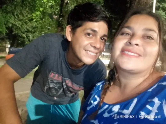 Family Portrait: Man, Woman, and Child Smiling Together – AI Generated Video | Hailuo AI