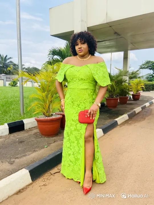 Woman in Lime Green Gown Enters 2024 Toyota Camry – AI Generated Video | Hailuo AI