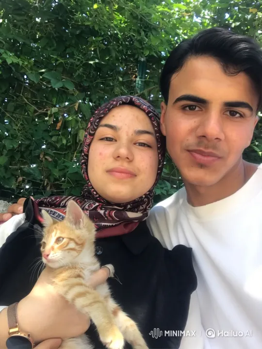 Family Bonding Captured on Summer Evening Video – AI Generated Video | Hailuo AI