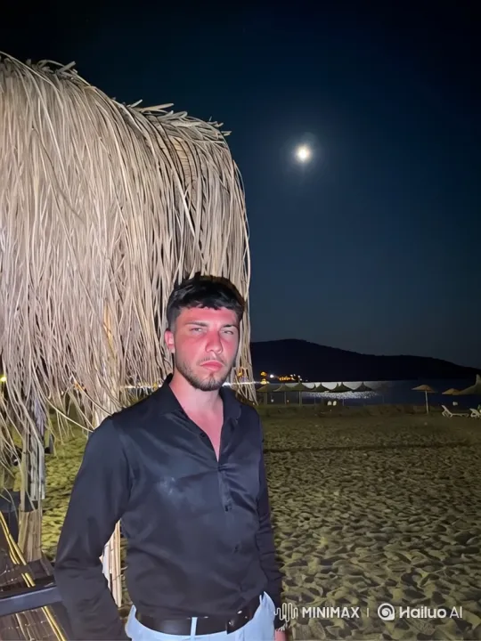 Family Affection Captured in Summer Evening Video – AI Generated Video | Hailuo AI