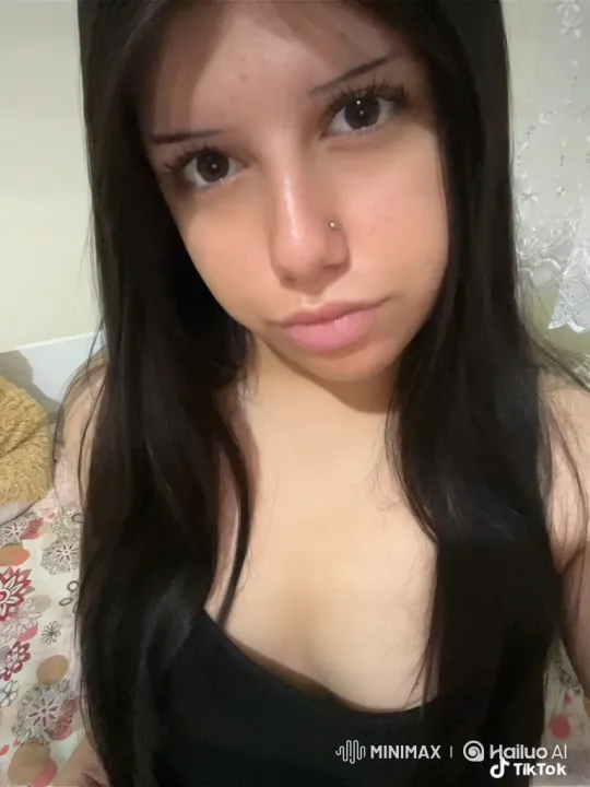 Young Woman Surprised and Guided Out of Bedroom by Officers – AI Generated Video | Hailuo AI