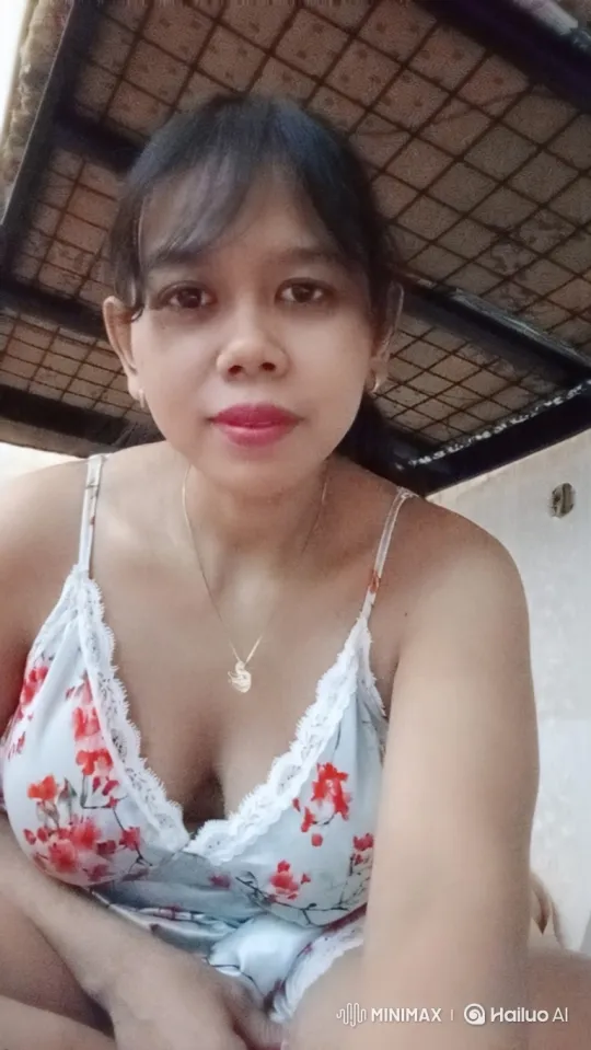 Close-Up Portrait of a Woman in Subtle Motion – AI Generated Video | Hailuo AI