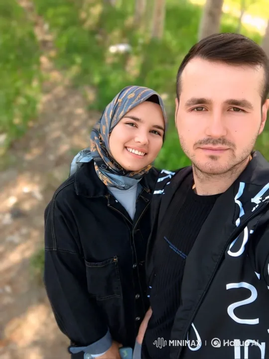 Young Couple and Toddler Share Loving Embrace – AI Generated Video | Hailuo AI