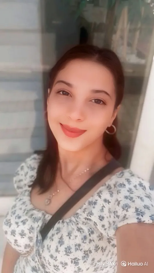 Woman and Daughter's Loving Embrace Captured on Video – AI Generated Video | Hailuo AI