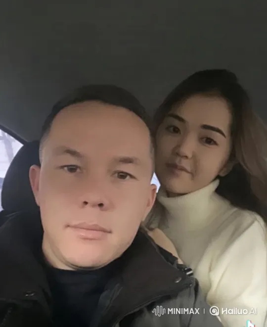 Young Family Reunites in Joyful Park Bench Hug – AI Generated Video | Hailuo AI