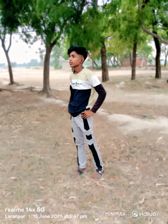 Young Man Meets Indian PM Modi in Field – AI Generated Video | Hailuo AI