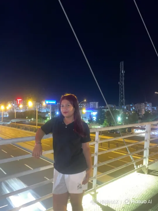 Young Woman Detained on Pedestrian Overpass by Police – AI Generated Video | Hailuo AI