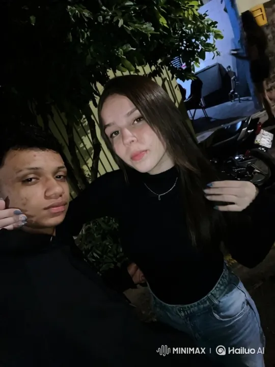 Family Moments Captured in Intimate Home Video – AI Generated Video | Hailuo AI