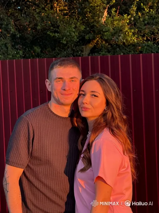 Family Reunion: Warm Summer Evening Embrace – AI Generated Video | Hailuo AI
