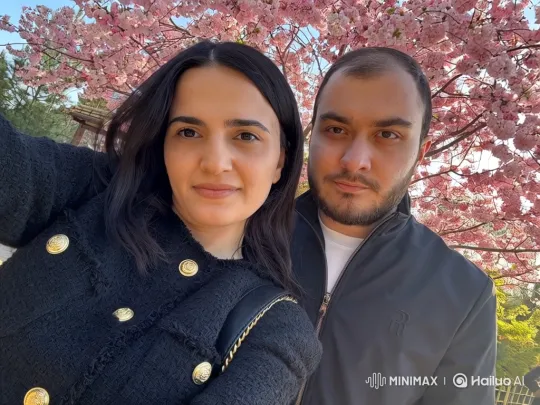 Summer Reunion: Family Embrace on iPhone Video – AI Generated Video | Hailuo AI