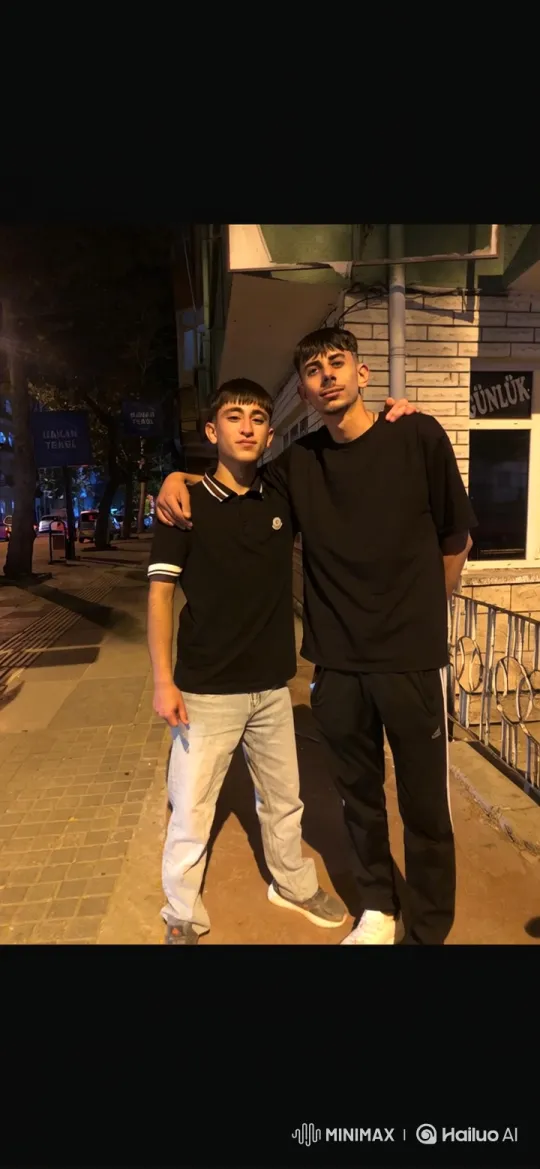 Young Men Detained by Police on City Sidewalk – AI Generated Video | Hailuo AI