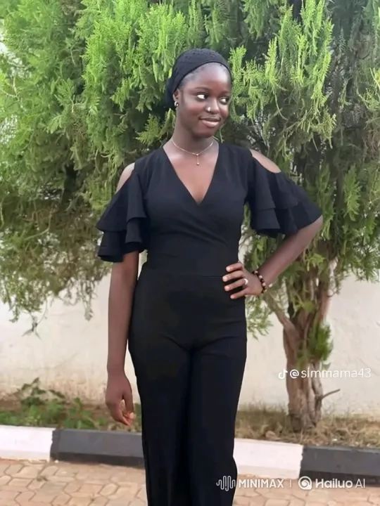 Graceful Woman Transforms Pose with Dynamic Zoom Close-Up – AI Generated Video | Hailuo AI