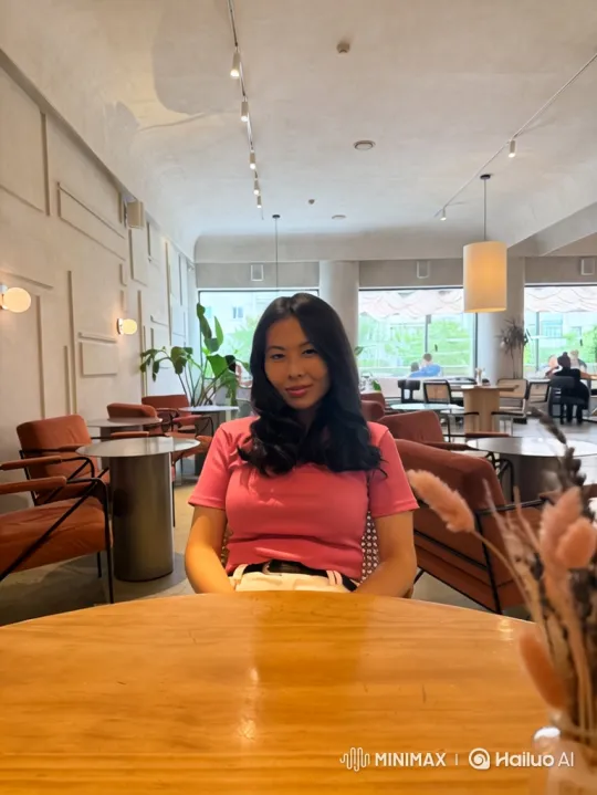 Family Reunion at a Summer Evening Gathering – AI Generated Video | Hailuo AI