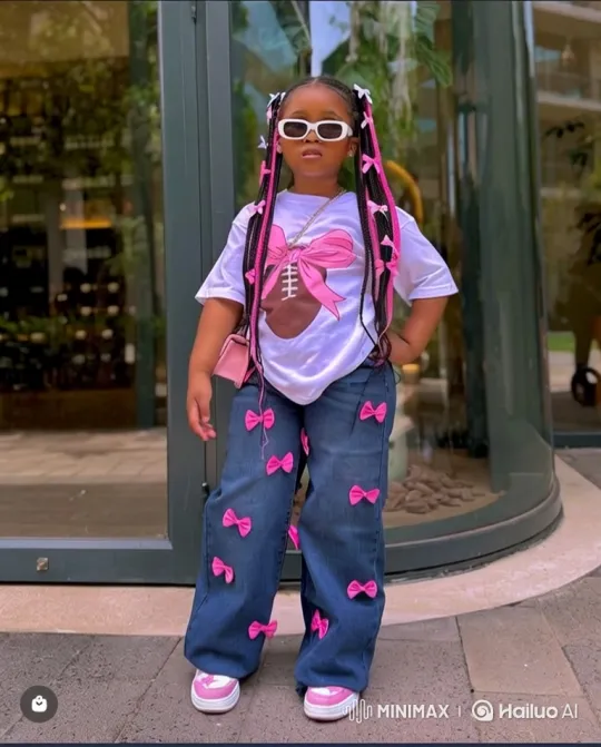 Fashionable Girl Poses with Tracking Shot Background – AI Generated Video | Hailuo AI