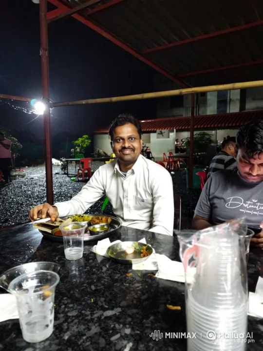 Indian Prime Minister Narendra Modi meets citizens at an eatery – AI Generated Video | Hailuo AI