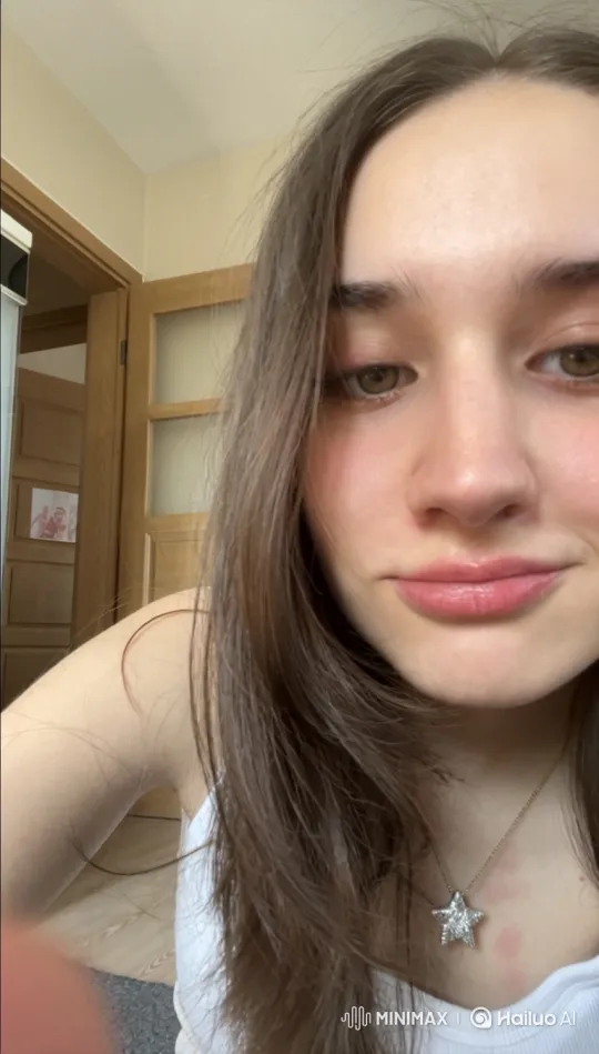 Family Reunion: Warm Evening with Loving Embrace – AI Generated Video | Hailuo AI