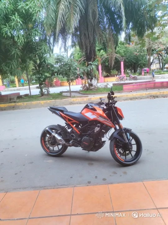 Motorcycle Scene Enhanced to Ultra-High Resolution – AI Generated Video | Hailuo AI