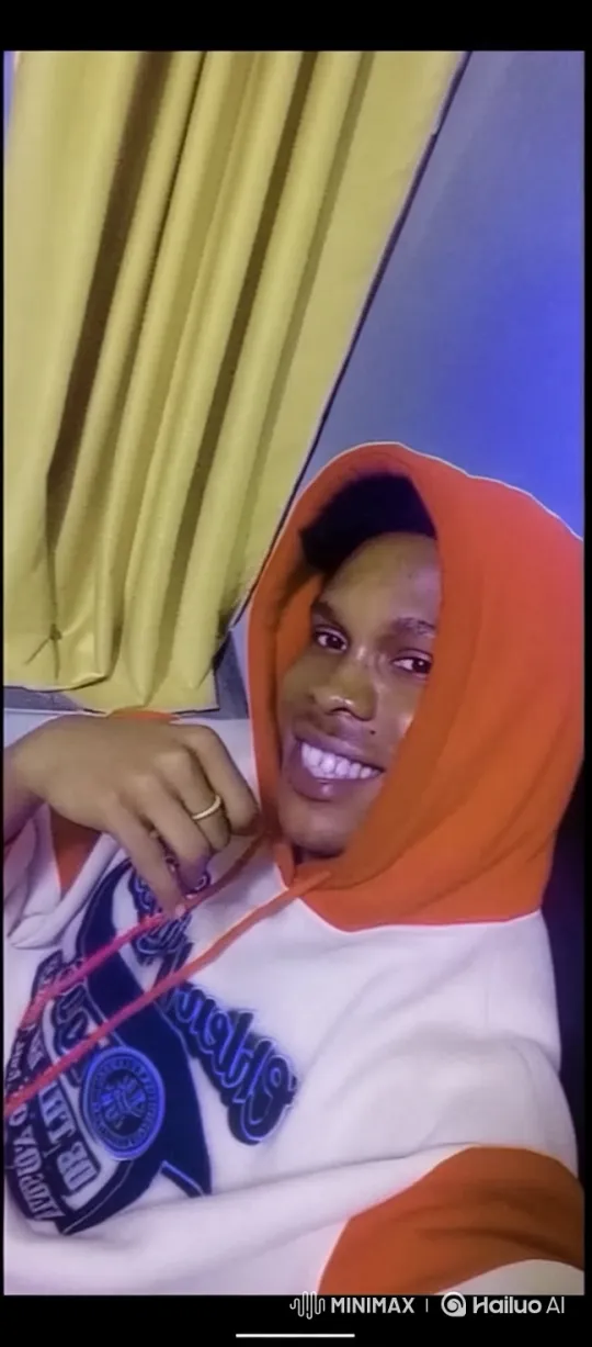 Live2D Animation: Casual Hoodie Scene with Soft Music – AI Generated Video | Hailuo AI