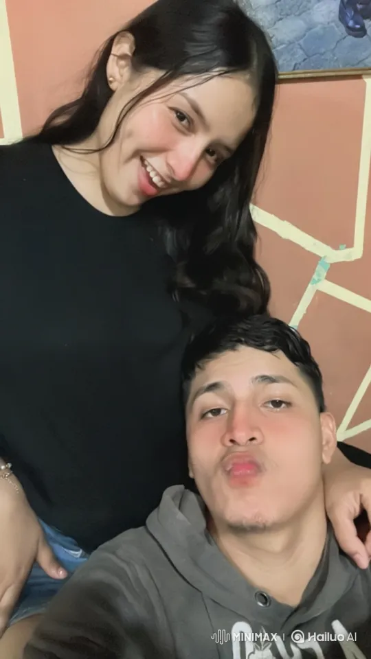 Family Bonding Moment Captured in Intimate Video – AI Generated Video | Hailuo AI