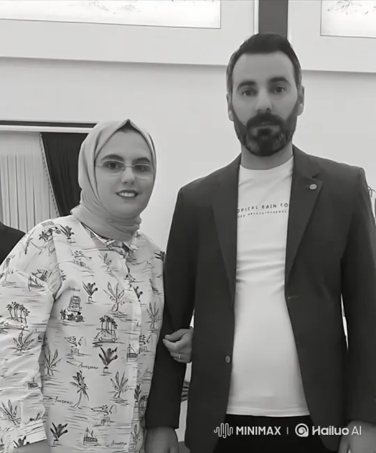 Family Embrace: Intergenerational Love Captured – AI Generated Video | Hailuo AI