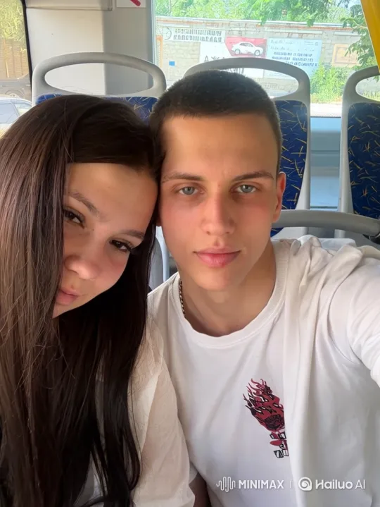 Family Embrace: A Summer Evening's Love – AI Generated Video | Hailuo AI