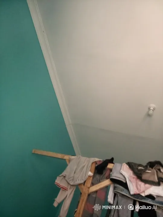 Dynamic Camera Movement in a Domestic Setting – AI Generated Video | Hailuo AI