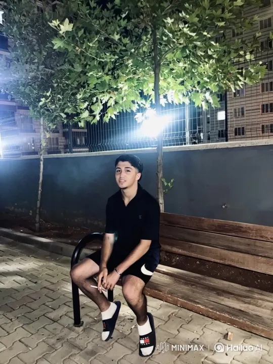 Young Man Surprised, Handcuffed, and Flees from Police Officer – AI Generated Video | Hailuo AI