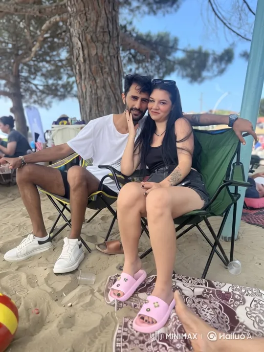 Couple's Blissful Beach Moments with Their Joyful Daughter – AI Generated Video | Hailuo AI