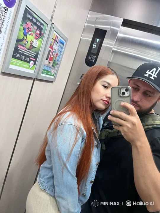 Family Portrait in Photorealistic Elevator Scene – AI Generated Video | Hailuo AI