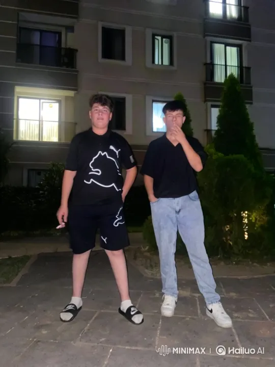 Young Men Flee from Police at Night – AI Generated Video | Hailuo AI